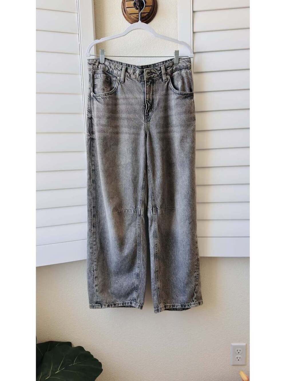 H&M Divided Grey Washed Seamed Wide Leg Barrel Jeans Size 6